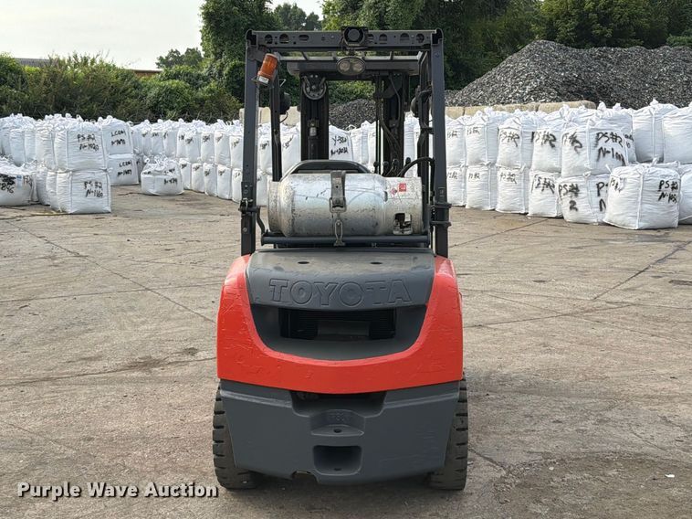 image for item FT6133 Toyota 8FGU30 forklift