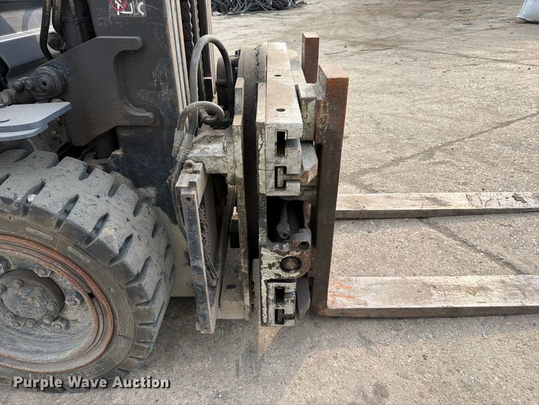 image for item FT6133 Toyota 8FGU30 forklift