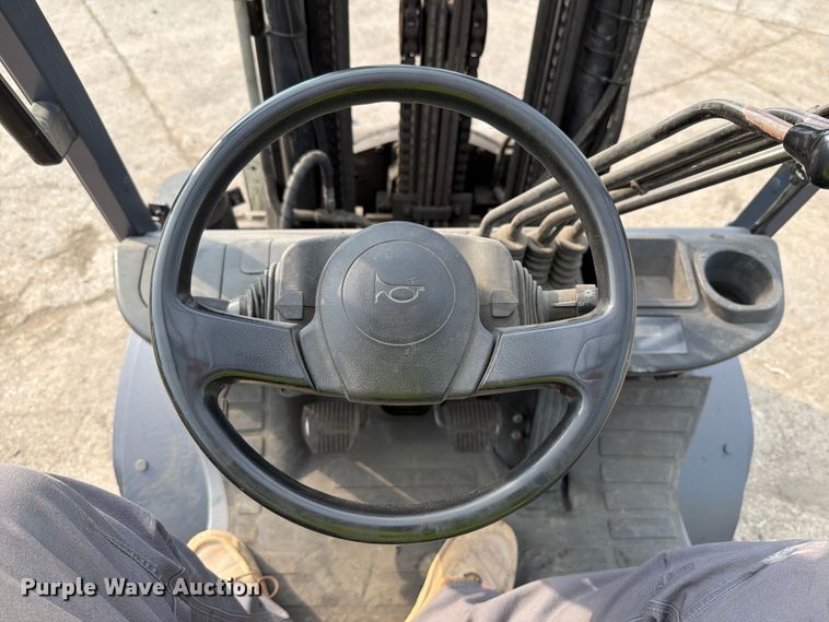 image for item FT6133 Toyota 8FGU30 forklift