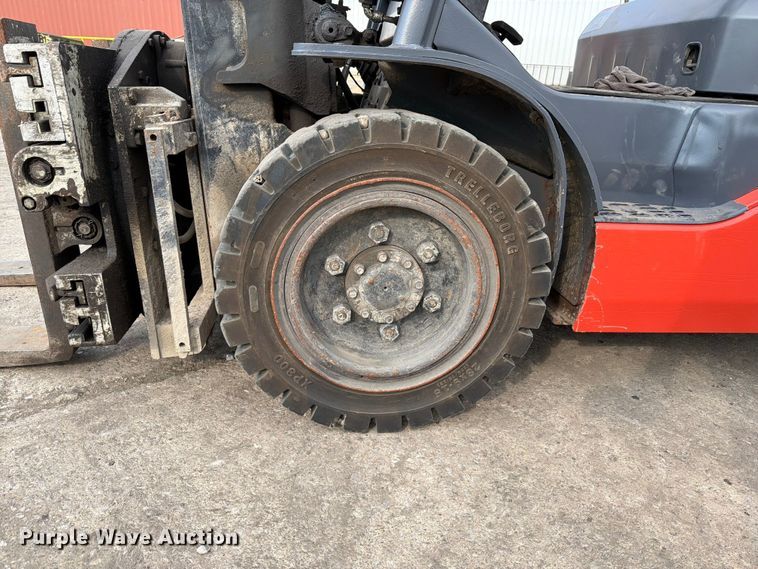 image for item FT6133 Toyota 8FGU30 forklift