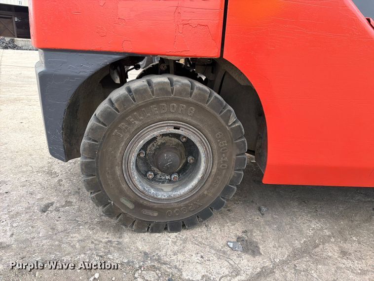 image for item FT6133 Toyota 8FGU30 forklift