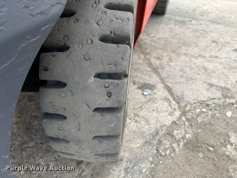 image for item FT6133 Toyota 8FGU30 forklift
