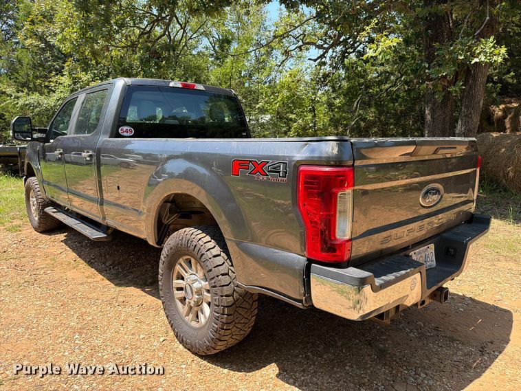 image for item FU1001 2017 Ford F250 Super Duty Crew Cab pickup truck