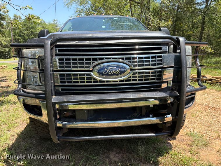 image for item FU1001 2017 Ford F250 Super Duty Crew Cab pickup truck