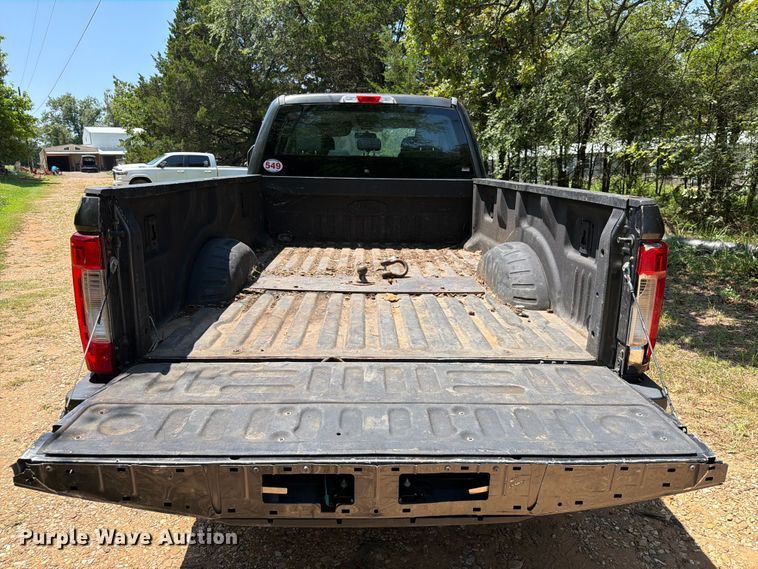 image for item FU1001 2017 Ford F250 Super Duty Crew Cab pickup truck