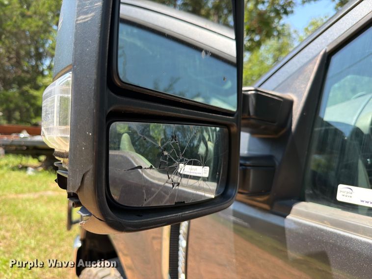image for item FU1001 2017 Ford F250 Super Duty Crew Cab pickup truck