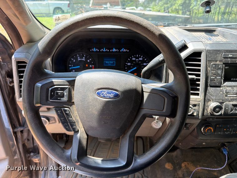 image for item FU1001 2017 Ford F250 Super Duty Crew Cab pickup truck