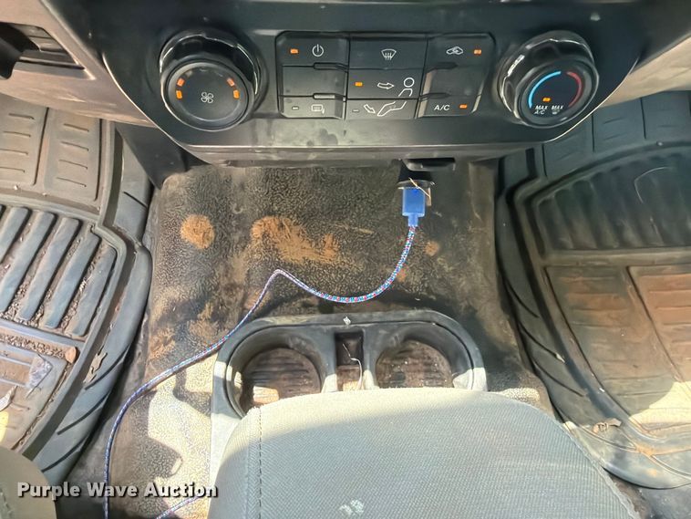 image for item FU1001 2017 Ford F250 Super Duty Crew Cab pickup truck