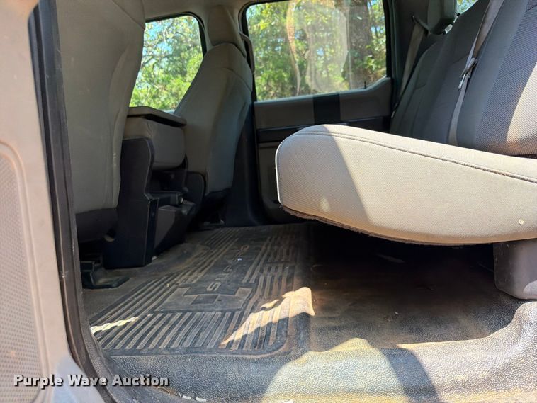 image for item FU1001 2017 Ford F250 Super Duty Crew Cab pickup truck