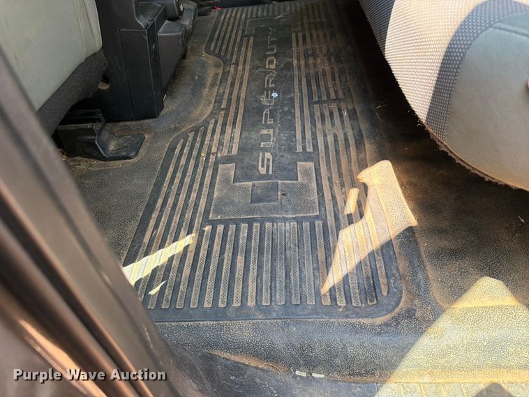image for item FU1001 2017 Ford F250 Super Duty Crew Cab pickup truck
