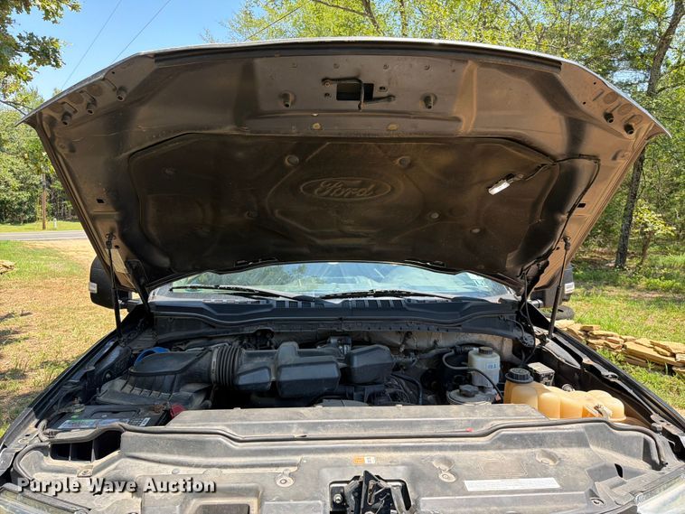 image for item FU1001 2017 Ford F250 Super Duty Crew Cab pickup truck
