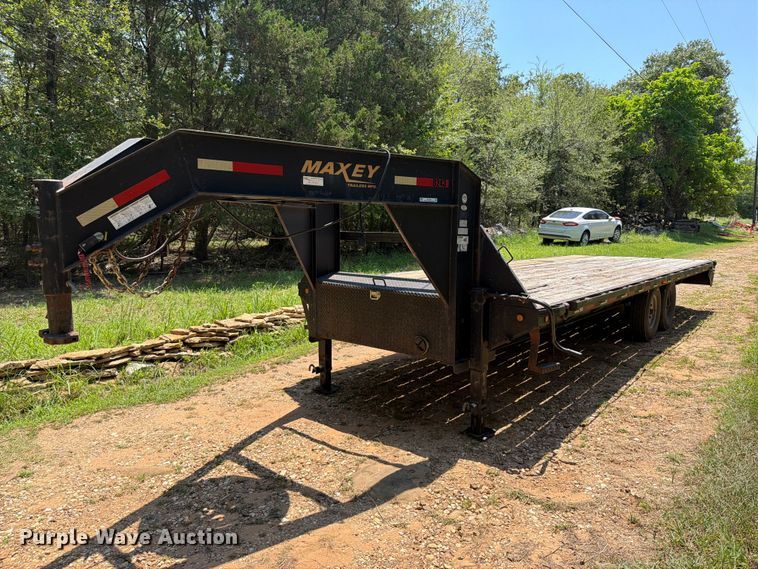 2013 Maxey equipment trailer