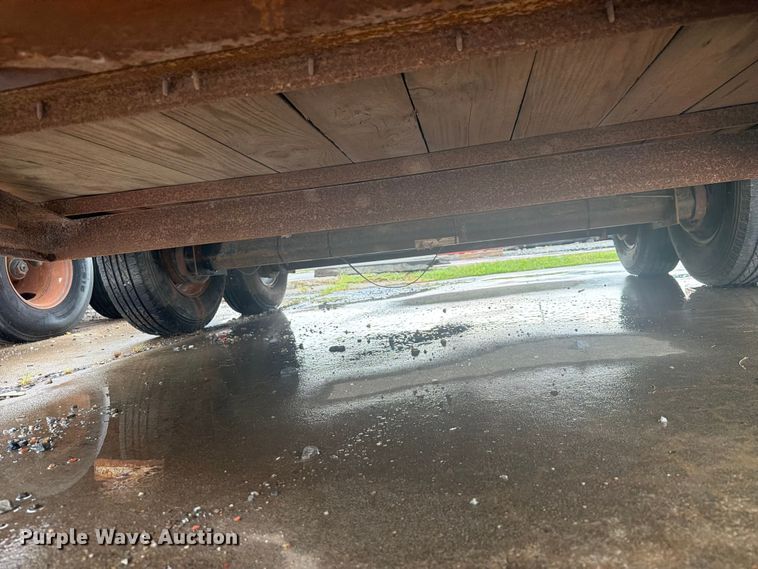 image for item FU1028 2006 W-W enclosed cargo trailer