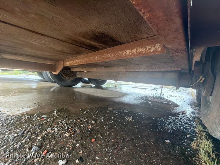 image for item FU1028 2006 W-W enclosed cargo trailer