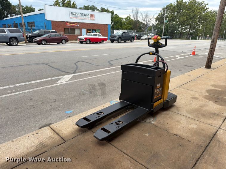2012 Yale MPE060LFN24T2748 pallet jack