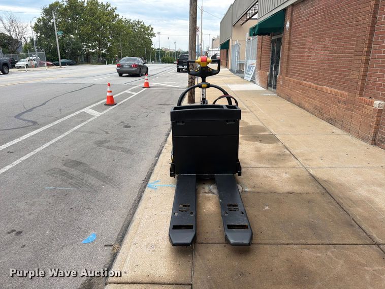 image for item FU4507 2012 Yale MPE060LFN24T2748 pallet jack