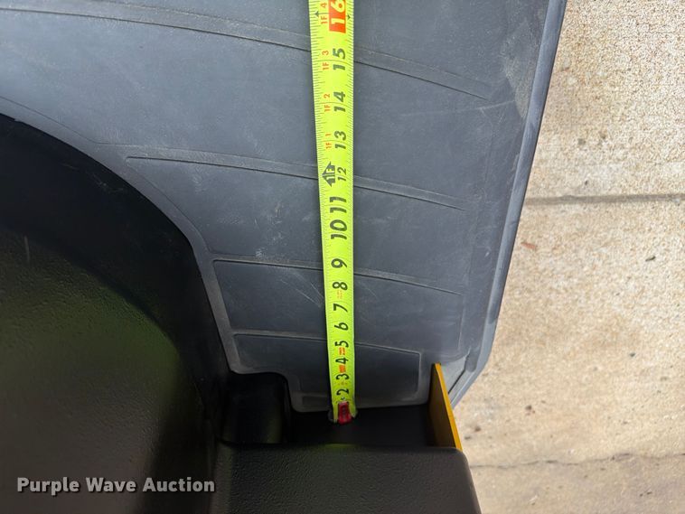 image for item FU4507 2012 Yale MPE060LFN24T2748 pallet jack