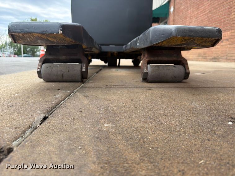 image for item FU4507 2012 Yale MPE060LFN24T2748 pallet jack