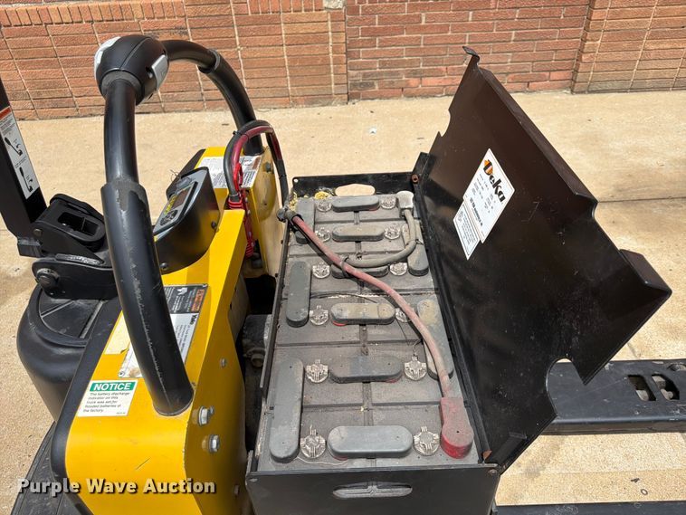 image for item FU4510 2013 Yale MPE060LFN2AT27 pallet jack