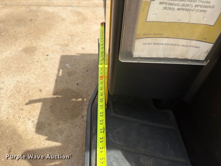 image for item FU4510 2013 Yale MPE060LFN2AT27 pallet jack