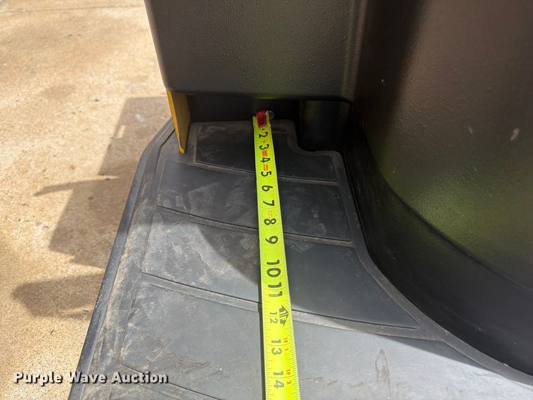 image for item FU4510 2013 Yale MPE060LFN2AT27 pallet jack
