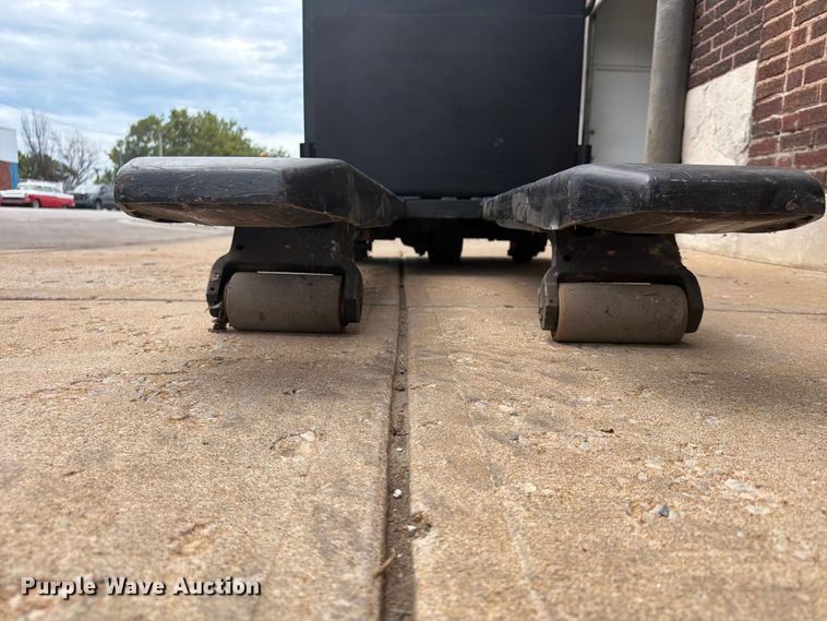 image for item FU4510 2013 Yale MPE060LFN2AT27 pallet jack