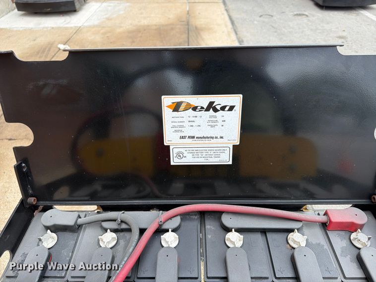 image for item FU4511 2010 Yale MPE060LFN24T2748 pallet jack