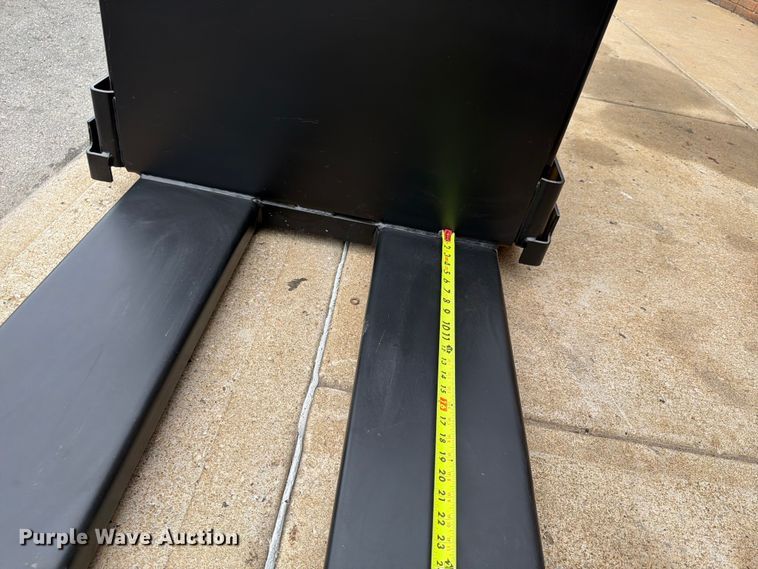 image for item FU4511 2010 Yale MPE060LFN24T2748 pallet jack