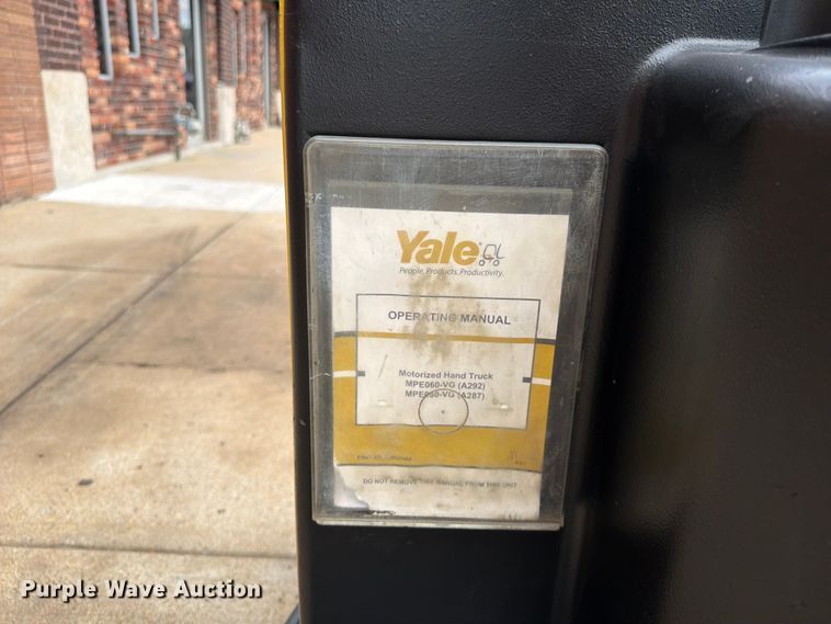 image for item FU4512 2011 Yale MPE060LFN24T2748 pallet jack