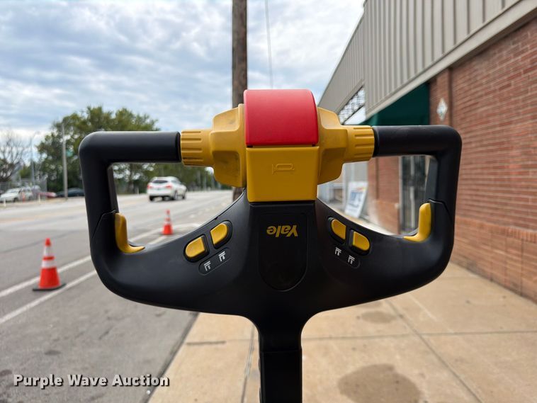 image for item FU4512 2011 Yale MPE060LFN24T2748 pallet jack