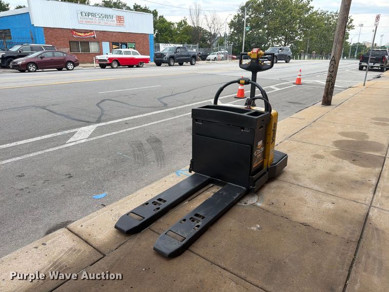 2008 Yale MPE060LFN24T2748 pallet jack