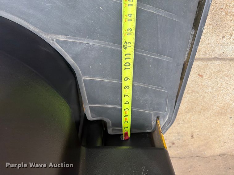 image for item FU4513 2008 Yale MPE060LFN24T2748 pallet jack