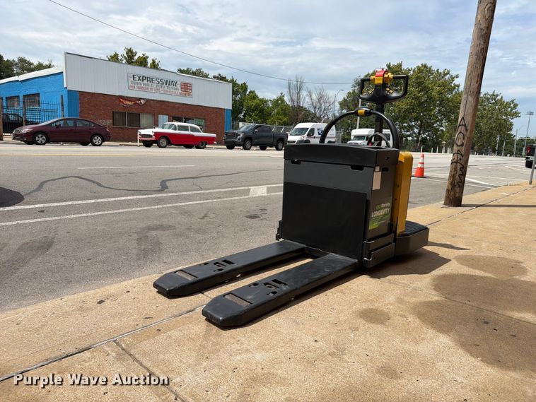 2011 Yale MPE060LFN24T2748 pallet jack