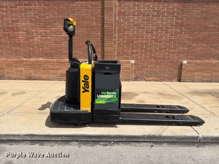 image for item FU4514 2011 Yale MPE060LFN24T2748 pallet jack