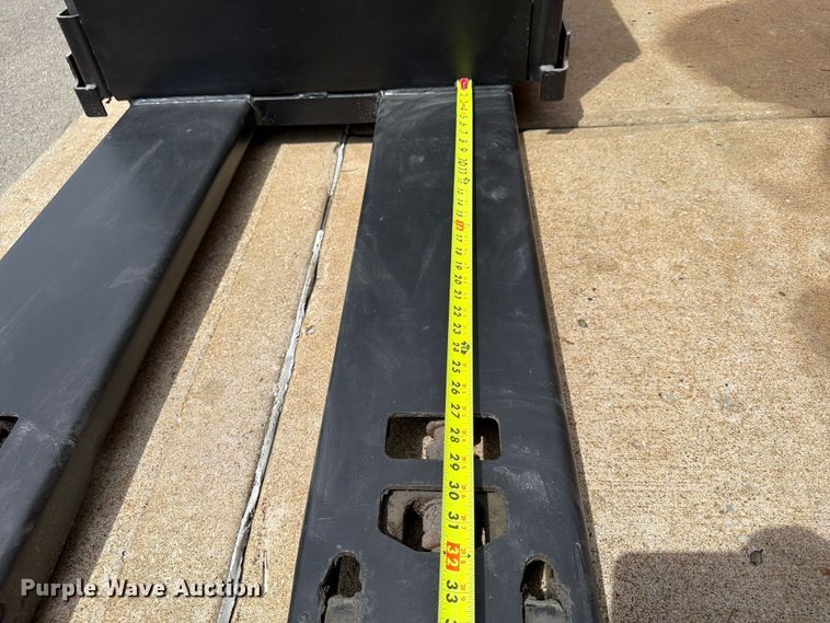 image for item FU4514 2011 Yale MPE060LFN24T2748 pallet jack