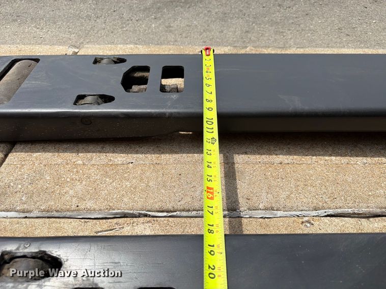image for item FU4514 2011 Yale MPE060LFN24T2748 pallet jack