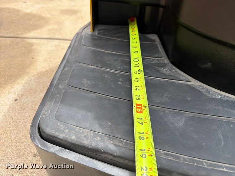 image for item FU4514 2011 Yale MPE060LFN24T2748 pallet jack
