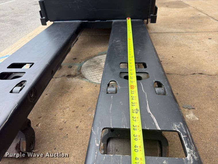 image for item FU4515 2014 Yale MPE060LFN24T2748 pallet jack