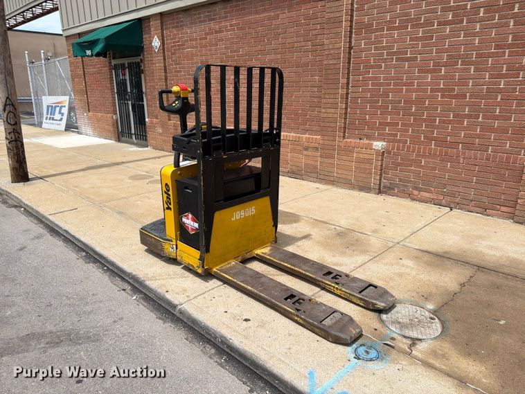 image for item FU4516 2008 Yale MPE060LFN24T2748 pallet jack