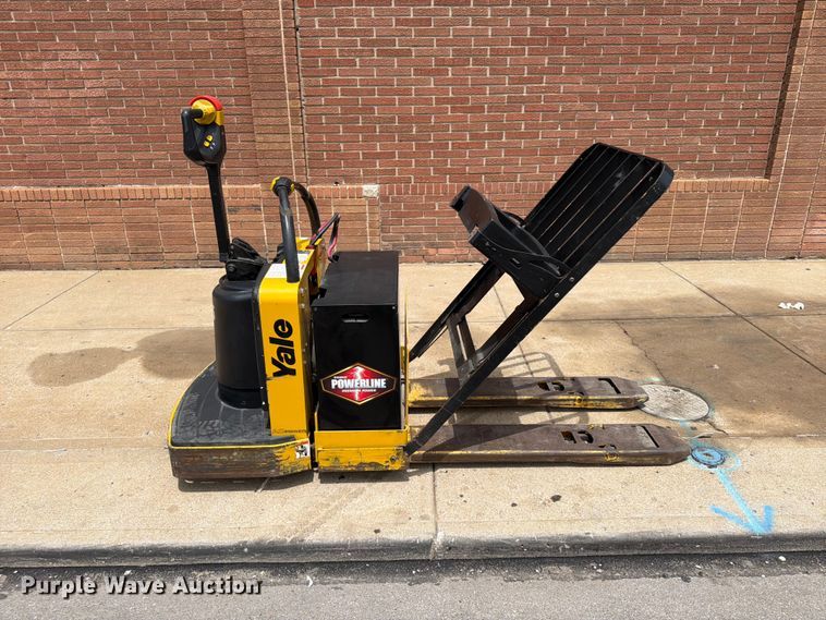 image for item FU4516 2008 Yale MPE060LFN24T2748 pallet jack