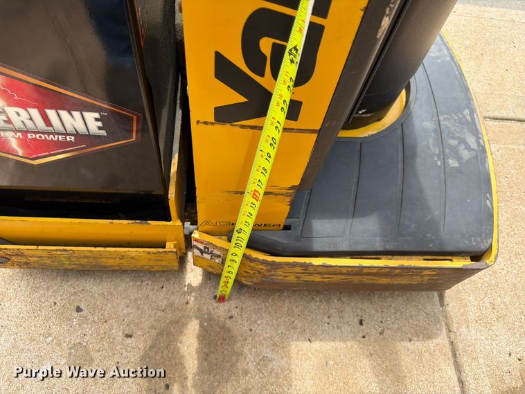 image for item FU4516 2008 Yale MPE060LFN24T2748 pallet jack
