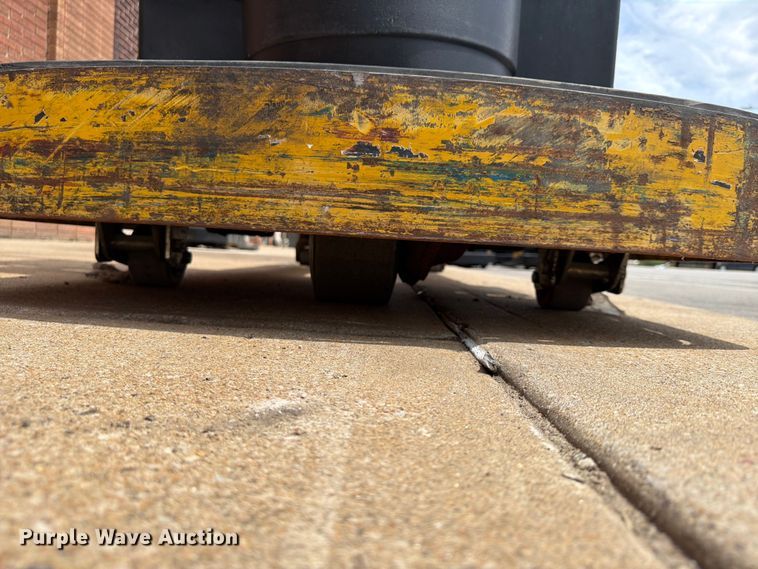image for item FU4516 2008 Yale MPE060LFN24T2748 pallet jack