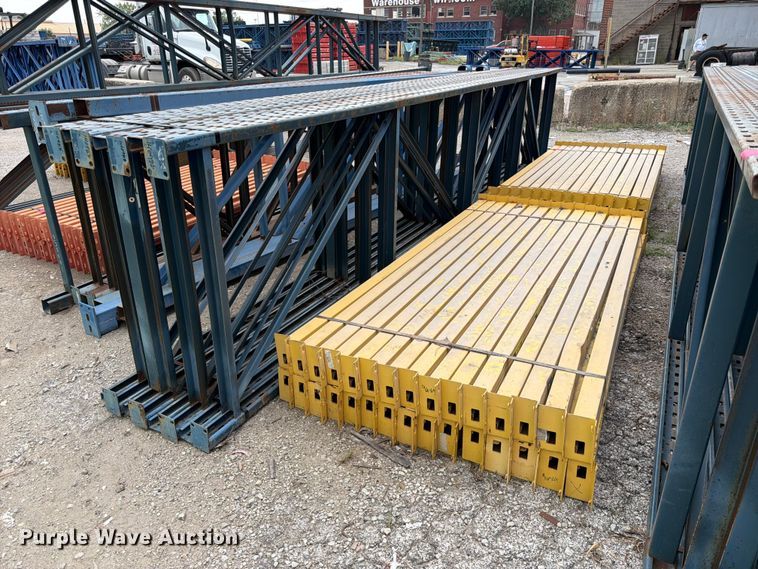 T-bolt pallet racking