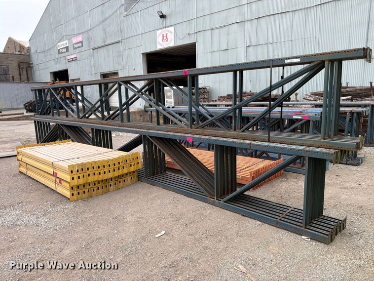 T-bolt pallet racking