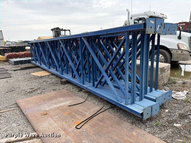 T-bolt pallet racking