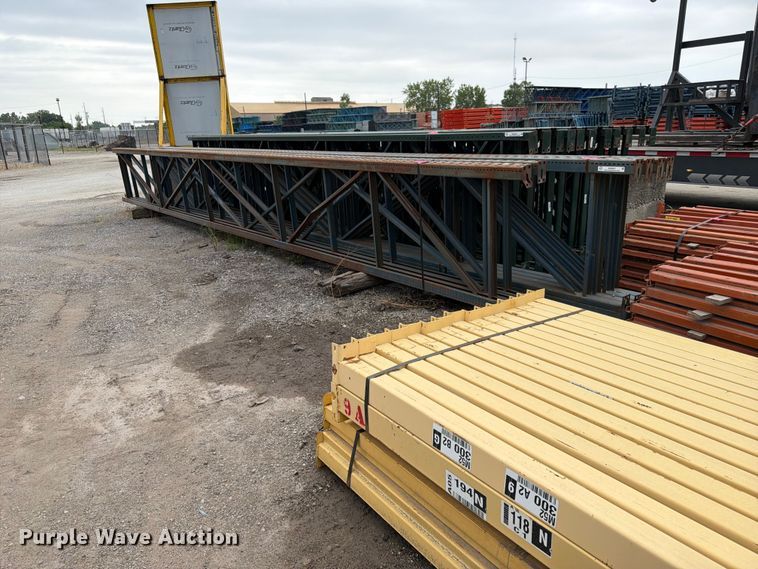 T-bolt pallet racking