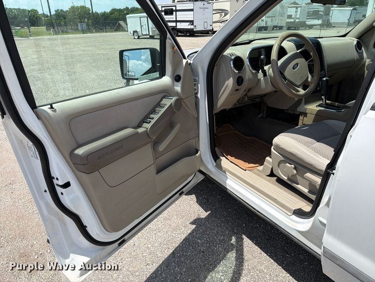 image for item MZ9732 2006 Ford Explorer SUV