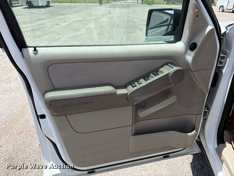 image for item MZ9732 2006 Ford Explorer SUV