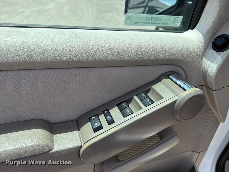 image for item MZ9732 2006 Ford Explorer SUV