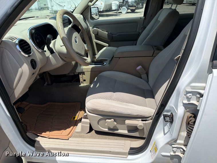 image for item MZ9732 2006 Ford Explorer SUV